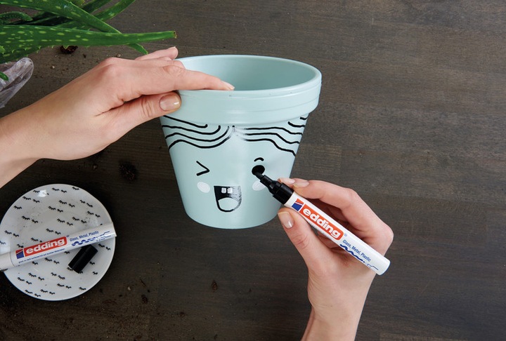 Actual product image Edding 750 gloss paint markers (Blue, 4 mm, 1 x)