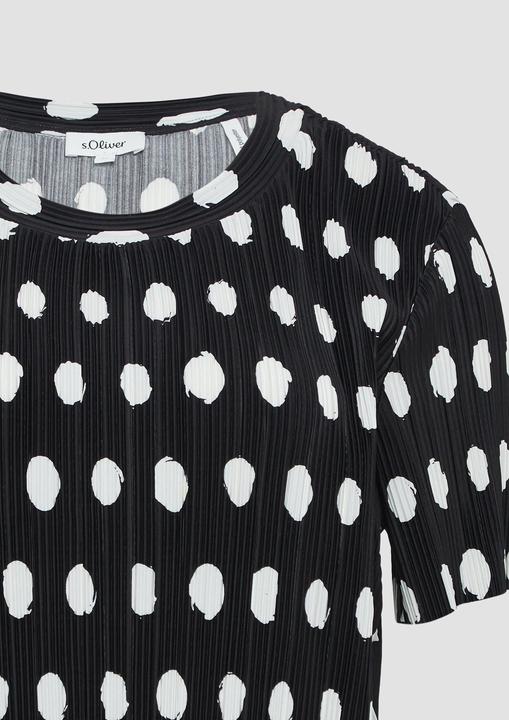 Produktbild S.Oliver T-Shirt Verkürztes T-Shirt aus Plissee mit Rundhalsausschnitt (36)