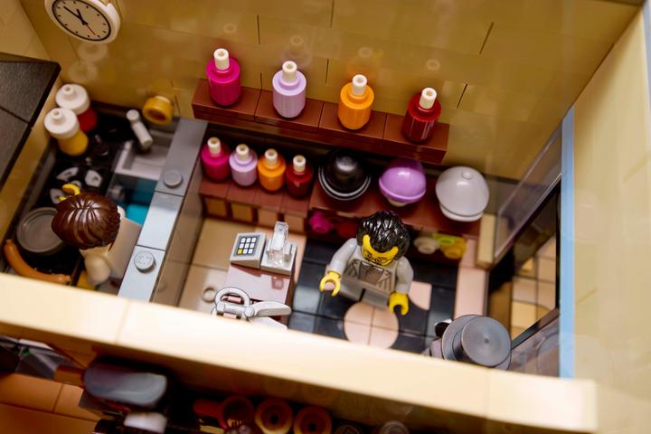 Immagine prodotto LEGO Casa d'angolo in stile Tudor (10350, LEGO Icons, Set LEGO rari)