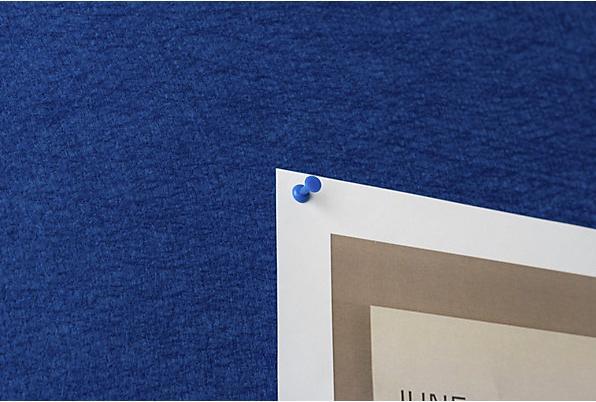 Produktbild eurokraft basic Pinnboard, Stoffbezug, blau, BxH 900x600 mm (Pinnwand, 90 x 60 cm)