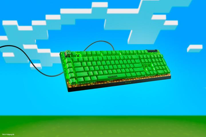 Actual product image Razer Blackwidow V4 X Minecraft Edition (US, Cable)