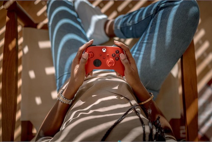 Immagine prodotto Microsoft Xbox Wireless Controller - Pulse Red (Xbox One S, Xbox Serie S, PC, Xbox One X, Xbox Series X)