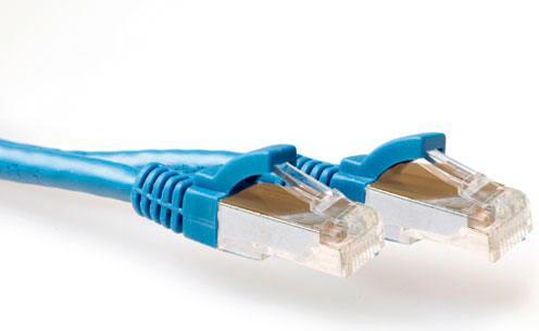 Produktbild ACT Blue 15 meter SFTP CAT6A patch cable snagless with RJ45 connectors. Cat6a s/ftp snagless bu 15.00m (S/FTP, CAT6a, 15 m)