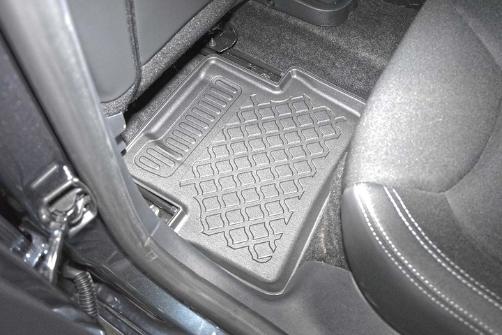 Produktbild Aristar Allwetter Fussmatten für Renault Clio + Grandtour ab 2012 bis 2021 (1 Set à 3 Fussmatten)
