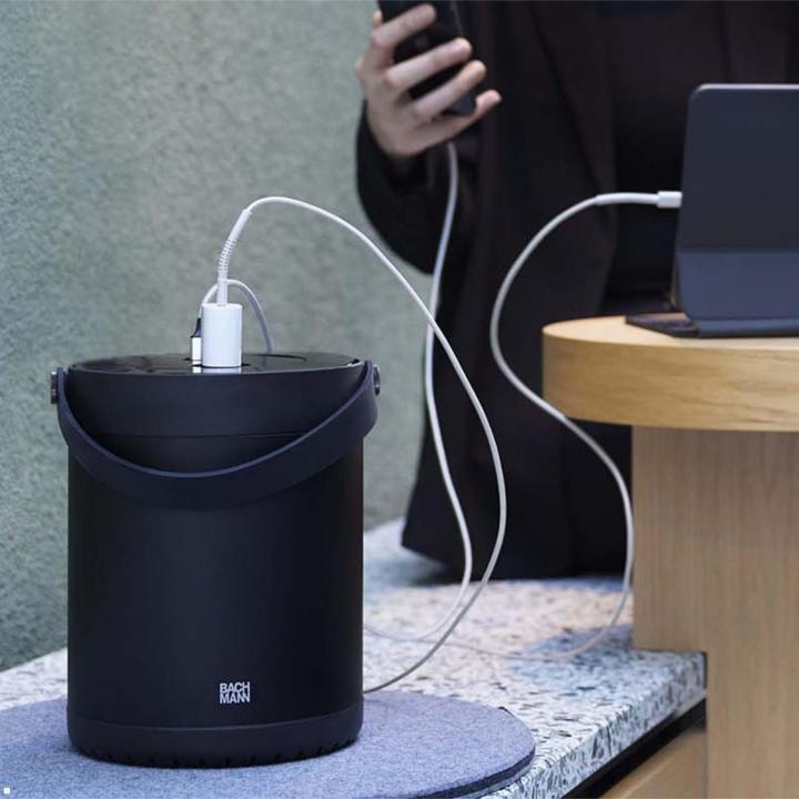 Produktbild Bachmann mov:e power unit 1xcee7/3 2xusb a/c220w alu black (5 x, CEE 7/3, USB-A, USB-C, 1.50 m)