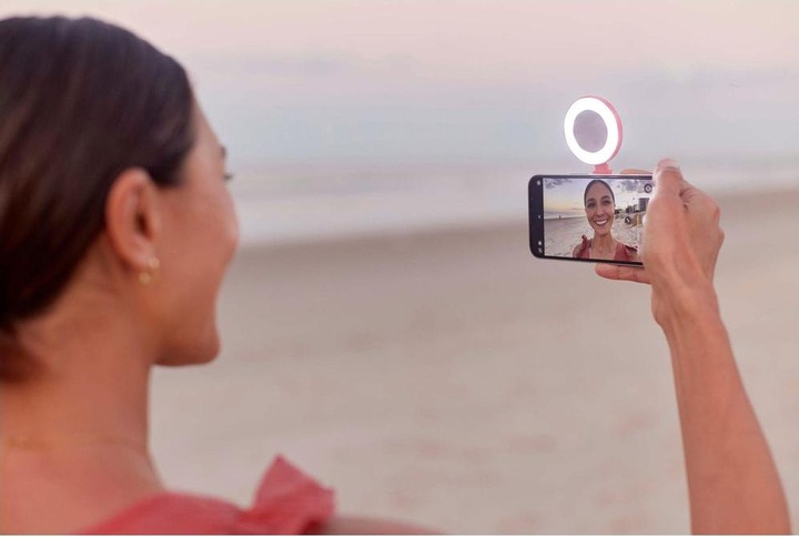 Actual product image ShiftCam SnapLight Light Blue