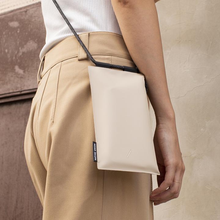 Actual product image Native Union Sling Tech Pouch (Apple iPhone 12, Apple iPhone 12 mini, Apple iPhone 12 Pro, Apple iPhone 12 Pro Max, Apple iPhone 13, Apple iPhone 13 mini, Apple iPhone 13 Pro, Apple iPhone 13 Pro Max)