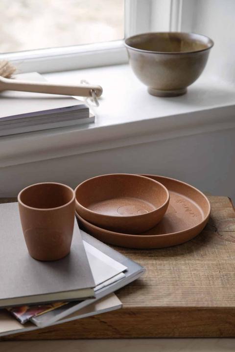 Actual product image Sebra Mums Dark Amber Tableware Set