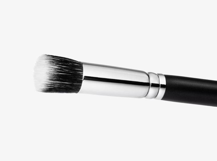 Immagine prodotto MAC Cosmetics 130S pennello corto duo in fibra (Fondotinta)