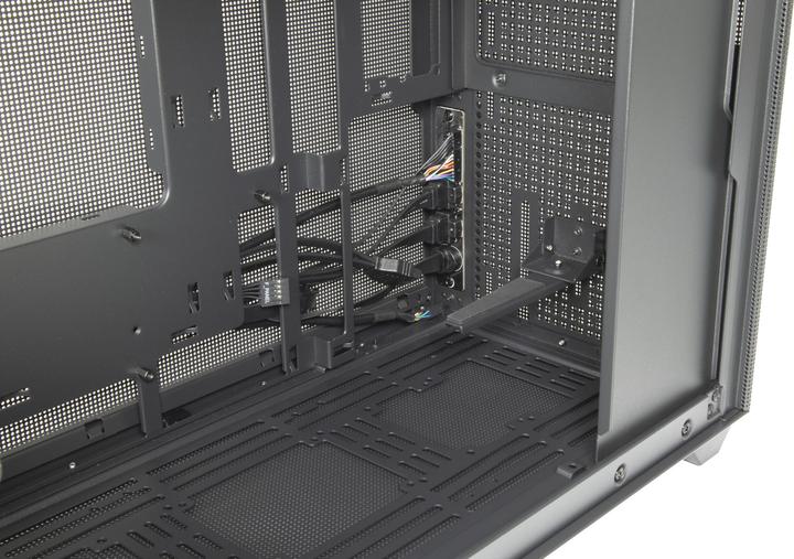 Actual product image Intertech IM-2 Expander (mATX, Mini-ITX)