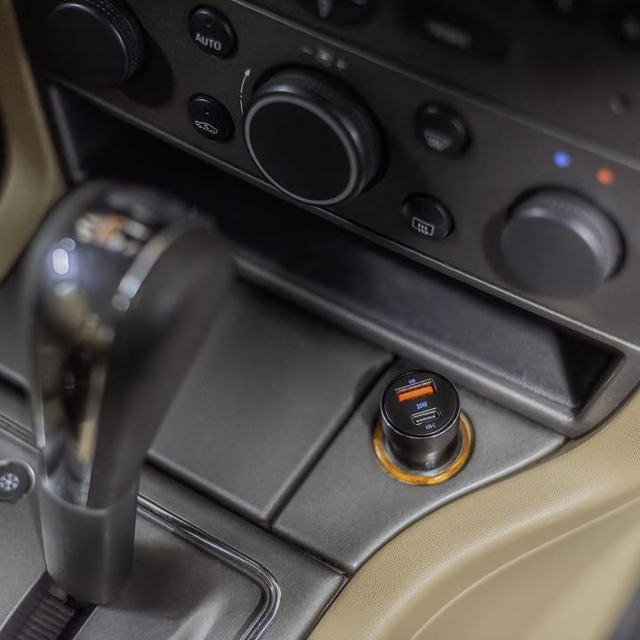 Actual product image Forever CC-06 PD QC car charger 1x USB-C 1x USB 20W black + USB-C - USB-C cable 60W