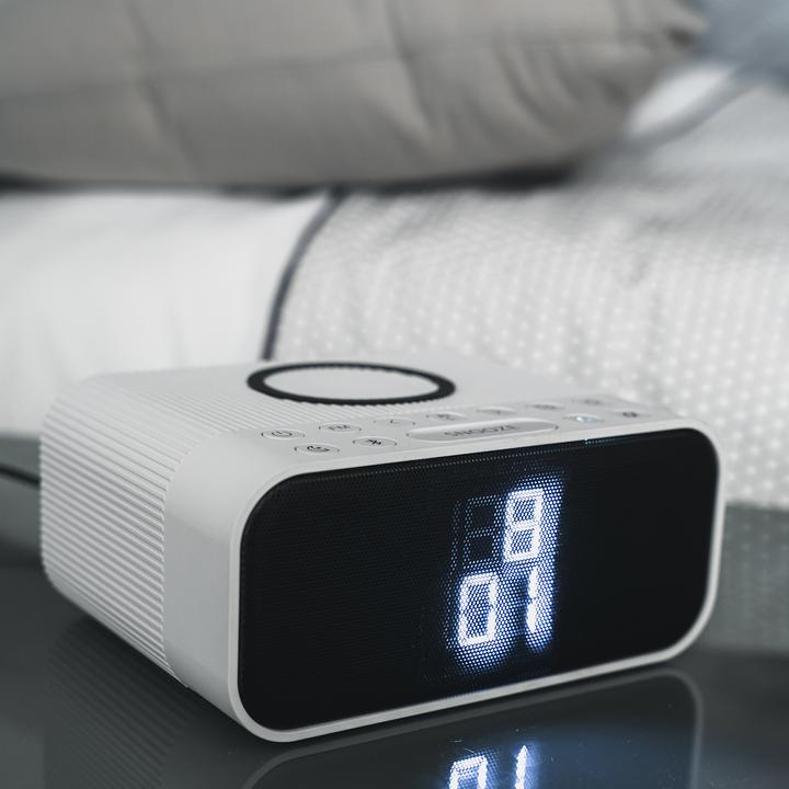 Image du produit KSIX Wuad Horloge D'Alarme Chargeur Sans Fil 10w Bluetooth Speaker Fm Radio