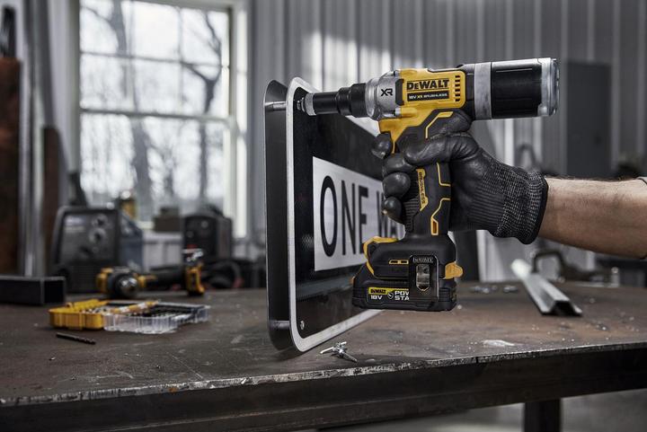 Actual product image DeWalt Cordless rivet gun, 18 V, basic version, 4.8 - 6.4 mm