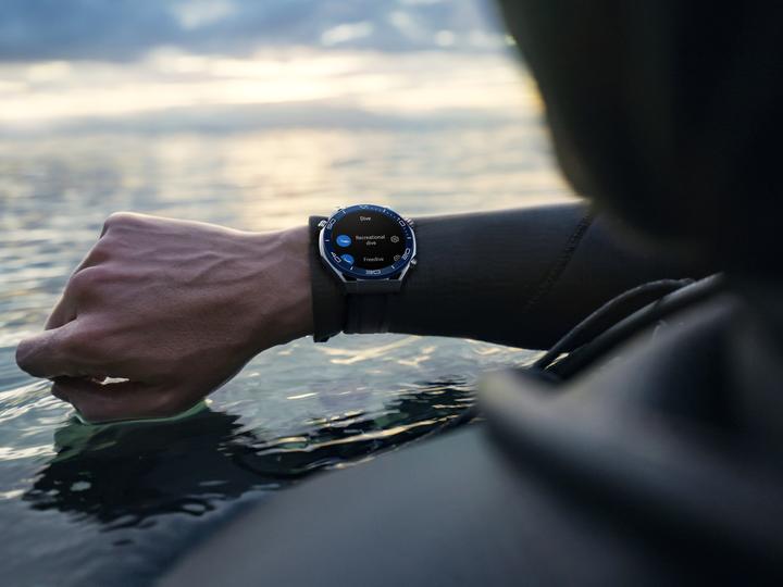 Produktbild Huawei Watch Ultimate Voyage Blue (48.50 mm, nur WLAN)