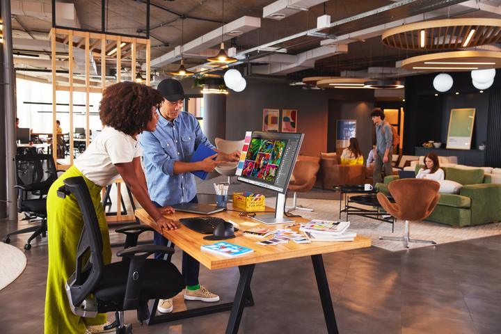 Produktbild HP S7 Pro 727pk 4K TB4 MNTR EMEA-INTL En (3840 x 2160 Pixel, 27")