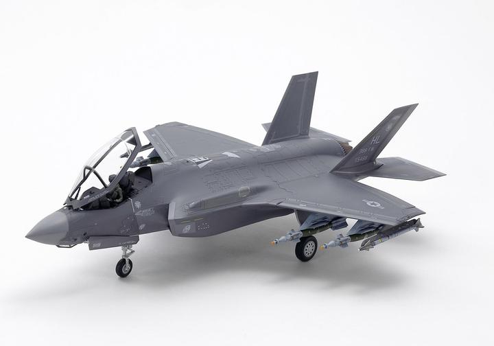 Actual product image Tamiya 1:72 I/T F-35A Lightning II