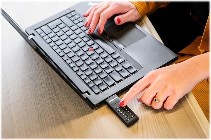 Produktbild Verbatim Keypad Secure (32 GB, USB-A, USB 3.1)