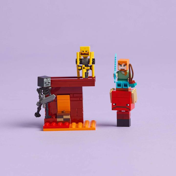 Actual product image LEGO Das Lava-Duell im Nether (21266, LEGO Minecraft)