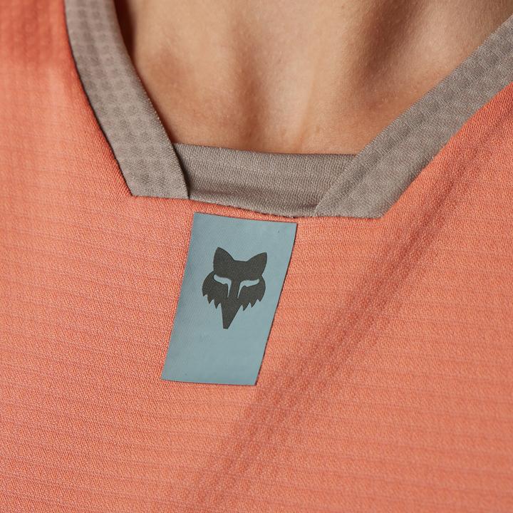 Actual product image Fox Jersey 23 W Defend Ss Slmn L (L)