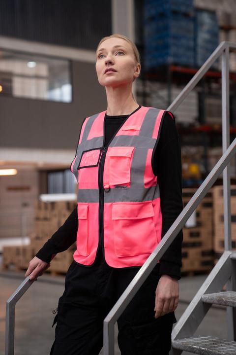 Produktbild Korntex Warnweste Multifunktional Hamburg Neonpink mit 360° Sicherheit M EN ISO 17353 ® KXCMF (M)