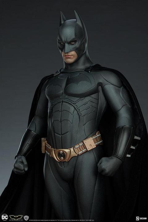Actual product image Sideshow Batman Begins statuette Premium Format Batman 65 cm