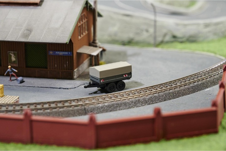 Actual product image Carson Modellsport 1:87 Tarpaulin Trailer for Unimog 1:87 Trailer