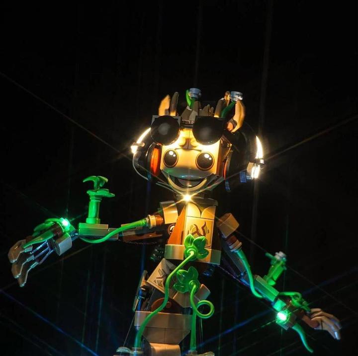 Actual product image BrickBling LED light set for LEGO Marvel: Dancing Groot (76297)