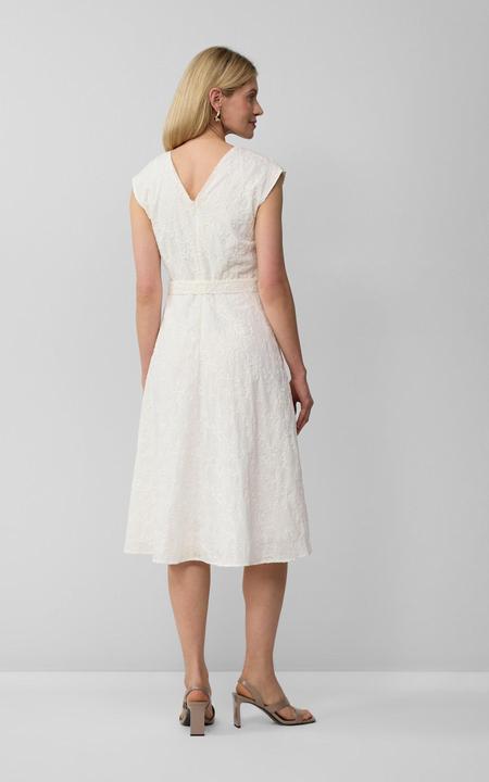 Actual product image S.Oliver Kleid Kurzes Baumwollkleid mit Stickereien und V-Ausschnitt (34)