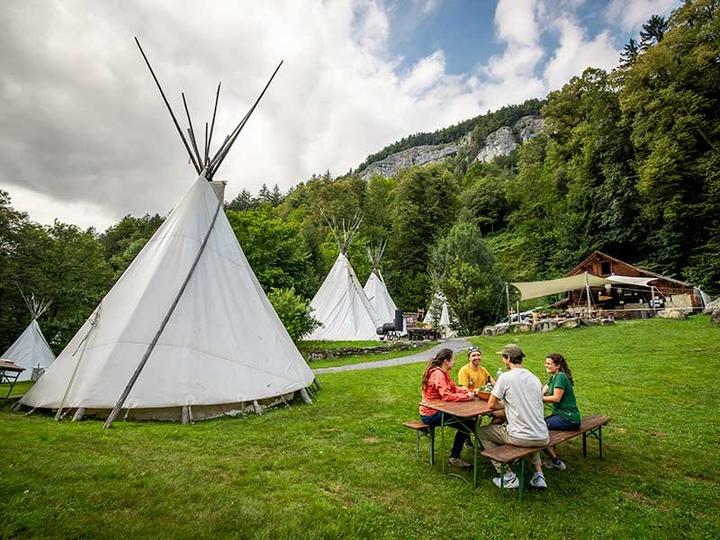 Produktbild Smartbox Familienabenteuer mit 2 Übernachtungen im Tipi in Meiringen (4 Personen)