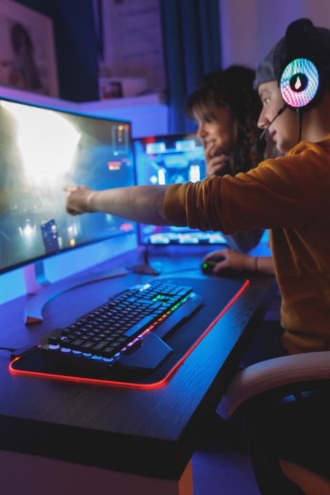 Actual product image Verbatim SureFire Silent Flight RGB-680 (L)