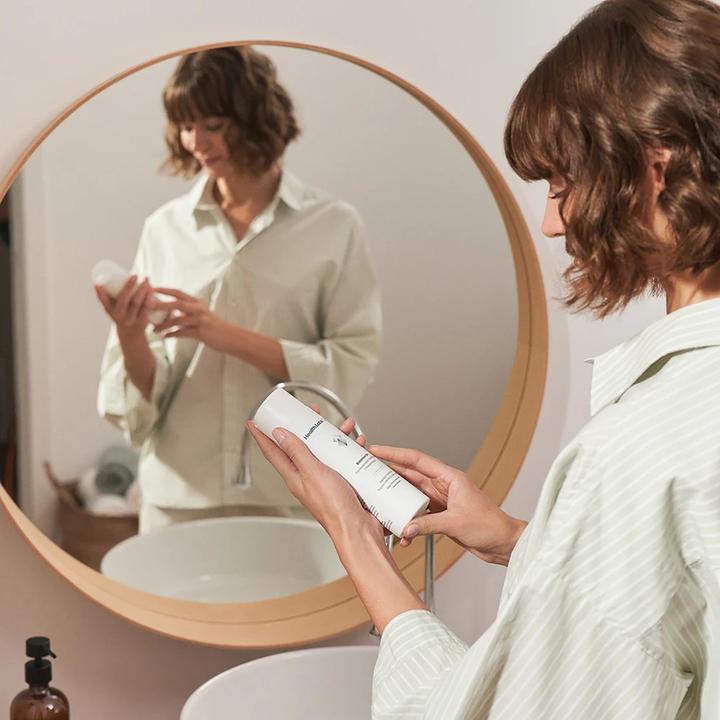 Actual product image NoName Moisturizing Shampoo With Prebiotics 250ml (250 ml)