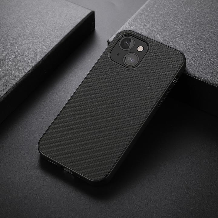 Produktbild Ueli Express iPhone 13 Slim Gummi Hülle TPU Carbon Optik Schwarz (Apple iPhone 13)