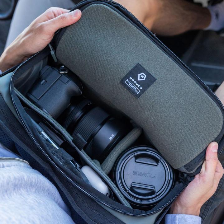 Actual product image Wandrd ROGUE Sling 9L Aegean Blue V2 (Camera shoulder bag, 9 l)