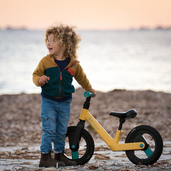Produktbild KinderKraft GoSwift - a lightweight balance bike Black volt