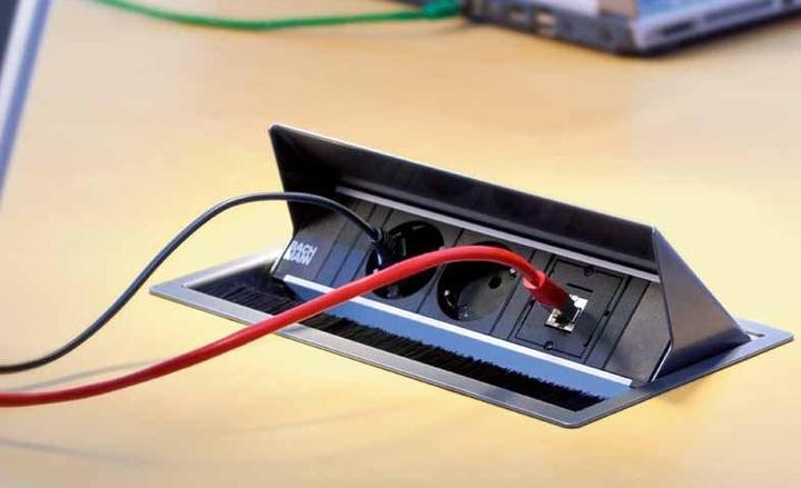 Actual product image Bachmann CONI power strip, 1xT13, 2xCustom (1 x, Type 13, 0.10 m)