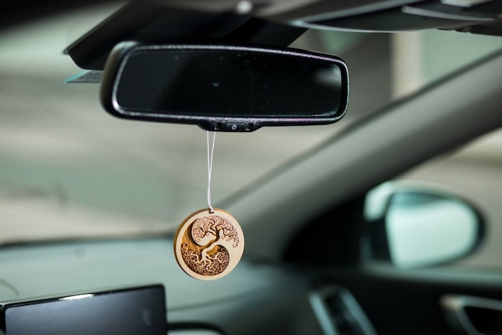 Produktbild ZNatur Zirben Holz Arvenholz Autoduft Aufhänger Anhänger Geschenk Deko Baum des Lebens Yin Yang mit