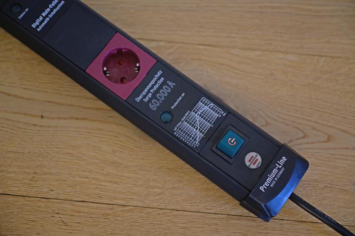 Produktbild Brennenstuhl Premium-Line 5-fach Steckdosenleiste mit Überspannungsschutz 61,0 cm schwarz (5x, CEE 7/3, 3 m)