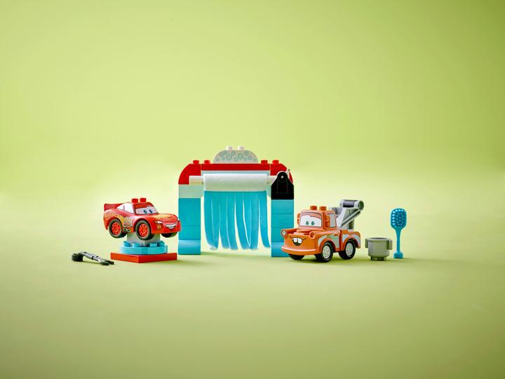 Actual product image LEGO Lightning McQueen and Mater in the car wash (10996)