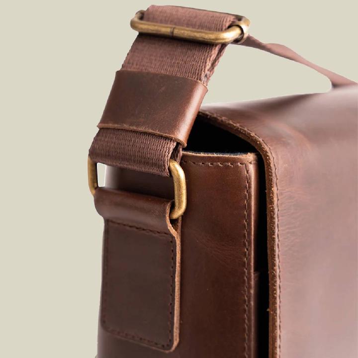 Produktbild Buckle & Seam Leder Messenger Bag Times Braun/Blau