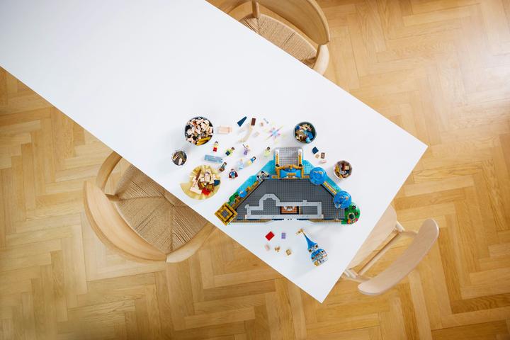 Actual product image LEGO Disney 43222 - Disney Kasteel (43222, LEGO Disney, LEGO Rare Sets)