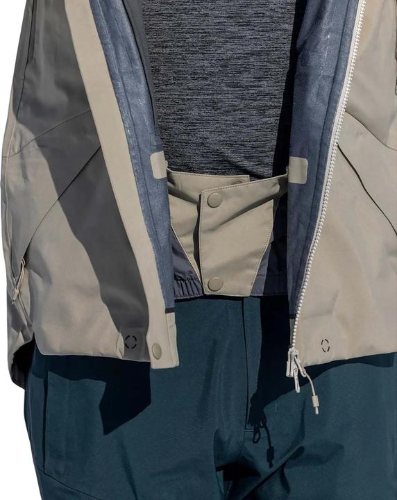 Actual product image The Mountain Studio GTX Epe 3L Shell (L)