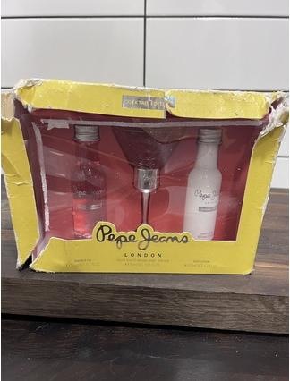 Produktbild Pepe Jeans For Her Eau de Parfum 30ml mit Körperlotion und Duschgel 50ml
