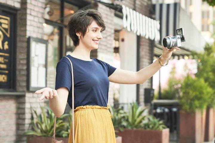 Actual product image Sony Alpha 6100 Kit (16 - 50 mm, 24.20 Mpx, APS-C / DX)