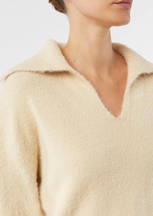 Produktbild Comma Strickpullover Verkürzter Pullover mit V-Ausschnitt und Umlegekragen (36)