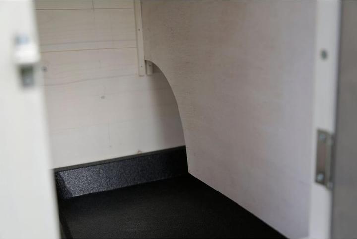Productafbeelding Kerbl Knaagdierenhok Freetime Hatch, houten huisje met vrije uitloop, bitumen dak, vervangingsbakje