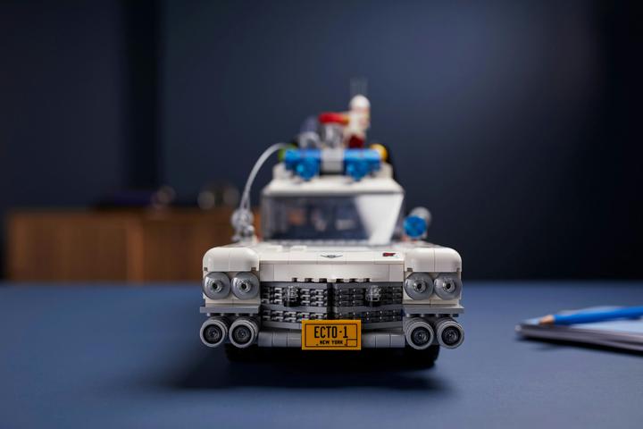 Produktbild LEGO Ghostbusters ECTO-1 (10274, LEGO Icons, LEGO Seltene Sets)