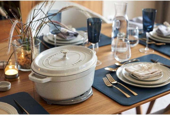 Produktbild Staub Oval Cocotte (33 cm, Bräter + Schmortopf, Gusseisen)