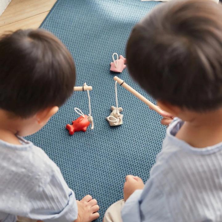 Produktbild Plantoys Angelspiel (Deutsch, Englisch, Französisch, Italienisch, Schweizerdeutsch, 1 - 2 Spieler)