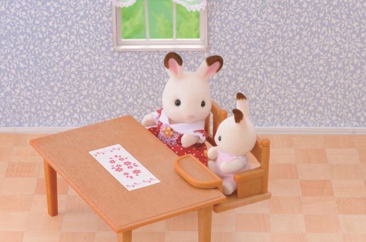 Actual product image Sylvanian Families Dining table