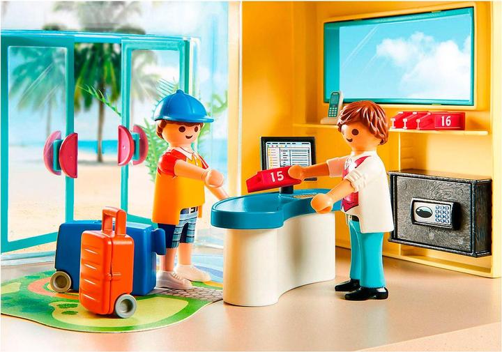 Actual product image Playmobil Beach Hotel (70434, Playmobil Family Fun)